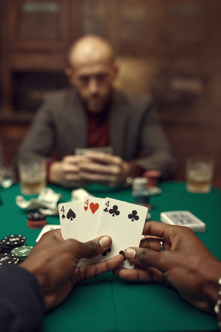Antarmuka permainan mesin arcade di agen slot menampilkan gulungan, taruhan, dan tombol putar